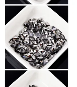 Detailansicht gemischter mineralgrauer Strasssteine mit flacher Rückseite für Nagelkunst und DIY.