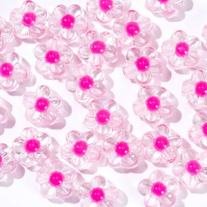 Perles de fleurs transparentes en acrylique avec centre rose vif, idéales pour les bijoux DIY.