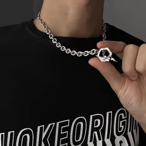 Heren zilveren ketting met bliksem hanger, hip-hop titanium staal sieraden voor mannen.