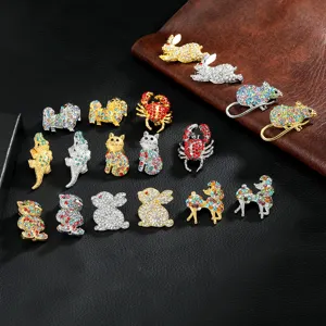 Fashion crystal animal brooch set featuring rhinestone designs for stylish women daily wear.