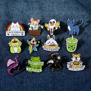 Joli lot de pins en émail animaux rigolos avec chats, corgis, grenouilles et badges mignons.