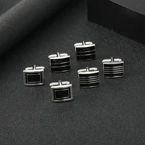 Gemelli da polso quadrati in metallo nero smaltato per camicia classica da uomo elegante.
