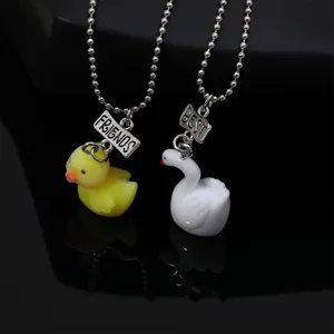 Schattige eend en zwaan beste vriend ketting set met metalen hangers voor kinderen en tieners.