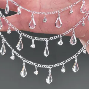 DIY zilveren ketting met kristallen druppelhangers en strass voor Hanfu mode accessoires.