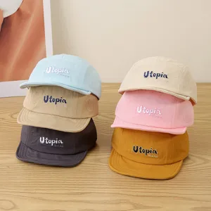 Gorras de béisbol de ala plana para niños coloridas con bordado Utopia, ligeras e impermeables.