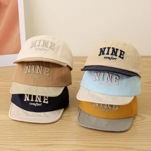Gorra de béisbol infantil color-block con bordado de letras, transpirable y de secado rápido.