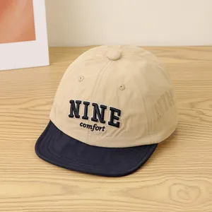 Gorra de béisbol plana bordada en dos colores para niños, sombrero transpirable mesh de secado.