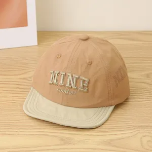 Gorra de béisbol plana transpirable de secado rápido con letras bordadas para niños