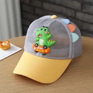 Kinderen cartoon dinosaurus honkbalpet met ademend mesh en 3D skateboard patch ontwerp.