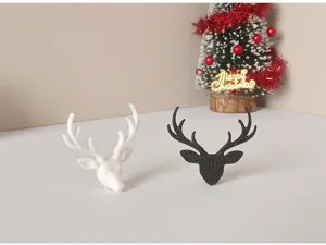 Ensemble de décoration murale tête de cerf miniature, ornements suspendus noirs et blancs.