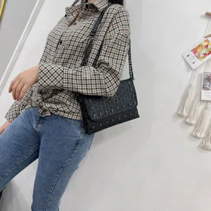 Punk style skull embossed chain shoulder bag stylish envelope crossbody bag for women