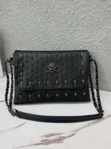 Punk Skull Chain Crossbody Bag PU Leather Envelope Shoulder Bag Gothic Rivet Handbag Casual Fashion Women Bag