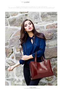 Vintage women oil wax leather tote bag large capacity casual shoulder handbag fashion.