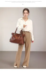 Vintage brown tote bag for women, large capacity shoulder handbag for daily work and commuting.