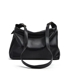 Black large capacity women shoulder bag casual versatile tote handbag for daily commuting.