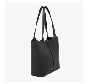 Schwarze Leder-Shopper Detailansicht mit doppelten Henkeln und vertikalem Riemen.