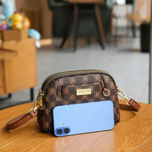 Sac à bandoulière élégant pour femme en cuir PU motif à carreaux 19x7x15cm marron