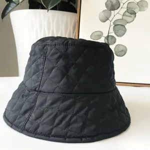 Chapeau bob matelasse noir pour femme hiver chaud retro tendance chapeau de loisirs