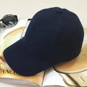 Casquette de baseball unie classique pour femme, chapeau de soleil décontracté vue détail.