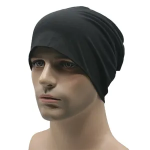 Vue détaillée d'un bonnet de nuit noir uni et respirant, idéal pour un usage quotidien.