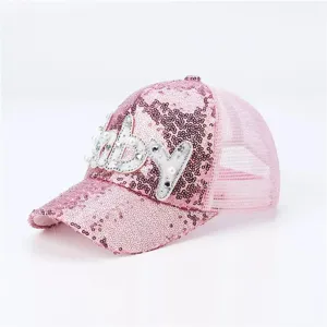 Roze pailletten honkbalpet voor zomer zonbescherming met sprankelende parel letters.