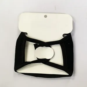 Schwarze Baumwoll-Staubmaske mit Ohrschlaufen auf Karte, atmungsaktiver Gesichtsschutz.