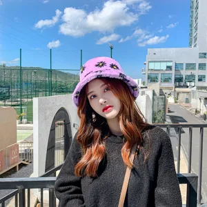 Korean style cute plush bucket hat for women, soft warm daisy printed winter basin hat.