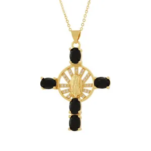 Collana con croce vintage in rame placcato oro 18k con zirconi neri e micro pietre.