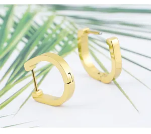 Pendientes de aro geométricos de acero inoxidable dorado para mujer, estilo minimalista diario.