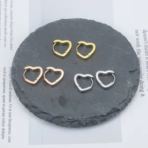 Minimalistische Herz-Ohrringe Für Damen Edelstahl Zartes Kleines Pfirsichherz Titanstahl Ohrschmuck Valentinstagsgeschenk