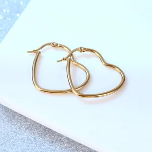 Vergoldete edelstahl herz creolen minimalistischer chic stil süsser modeschmuck hauptbild