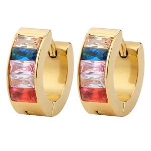 Kleurrijke roestvrijstalen oorringen met rechthoekige meerkleurige strass-steentjes voor dames.