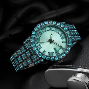 Montre de luxe glacée en strass pour hommes et femmes cadran cristal bleu quartz montre hip hop