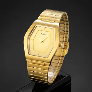 PLADEN gouden roestvrij staal quartz herenhorloge detail, klassieke tonneau kast luxe stijl.