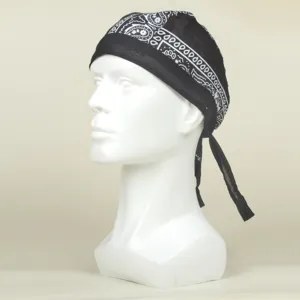 Schwarzes und weißes Paisley-Muster Piratenmütze Kopftuch für Outdoor-Radfahren und Mode.