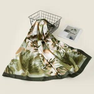 Sciarpa Quadrata Grande con Stampa Graffiti da Donna Sciarpa in Chiffon Satinato Elegante Scialle Astratto Decorativo Accessorio