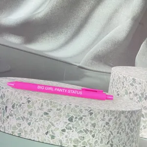 Rosa Einziehbare Kugelschreiber mit lustigem englischen Spruch für den täglichen Gebrauch.