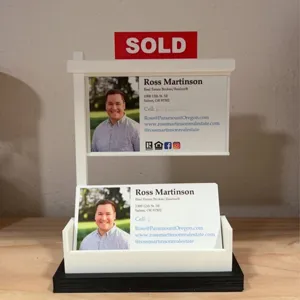 Miniatur Immobilien Visitenkarten Display Ständer mit Verkauft Schild Schreibtisch