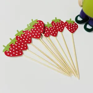 Stecchini decorazione torta fragola simpatici festa dolce spiedini frutta forno