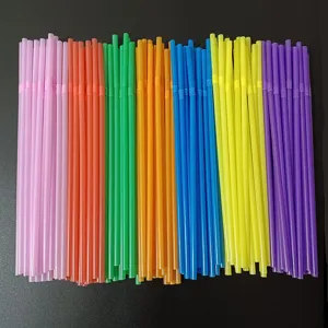 Kleurrijke, flexibele wegwerp plastic drinkrietjes, 21cm saprietjes, detailweergave.
