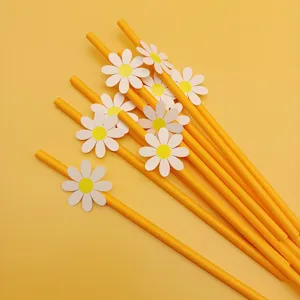 Creative decorative daisy paper straws for party supplies and festive event celebrations.