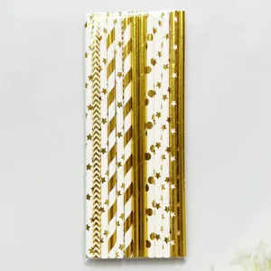 Goldene Papierstrohhalme Detailansicht, biologisch abbaubare Party Trinkhalme mit Mustern.