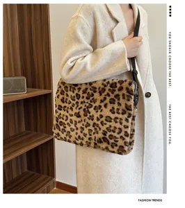Borsa a tracolla in peluche con stampa leopardata per computer portatile da 11 13 15 pollici.