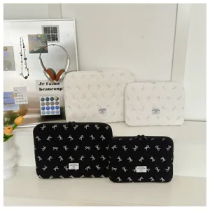 Hochet matelassé coréen brodé de nœuds, sacoche mignonne pour ordinateur portable et tablette.
