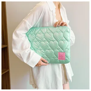 Gesteppte Laptoptasche im koreanischen Stil mintgruen Herzmuster leichte Huelle
