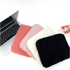 Süße gesteppte Laptoptasche 11 13 Zoll tragbare Tablet Hülle ästhetisches Hasen Design