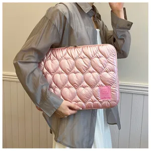 Koreanische rosa gesteppte Herz Laptop Hülle 13 15 Zoll leichte Notebook Schutztasche