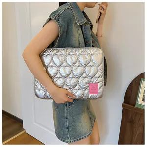 Koreanischer Stil Herz gesteppte Laptoptasche 13 15 Zoll silberne Notebook Schutzhülle.