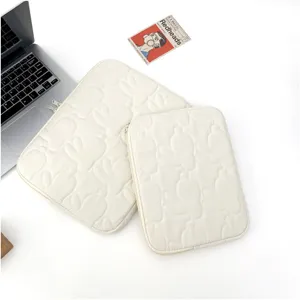 Süße gesteppte Laptoptasche und Tablet-Innentasche, leicht und tragbar für den täglichen Gebrauch.