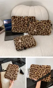 Borsa custodia per laptop in peluche con stampa leopardata per tablet da 11 13 pollici